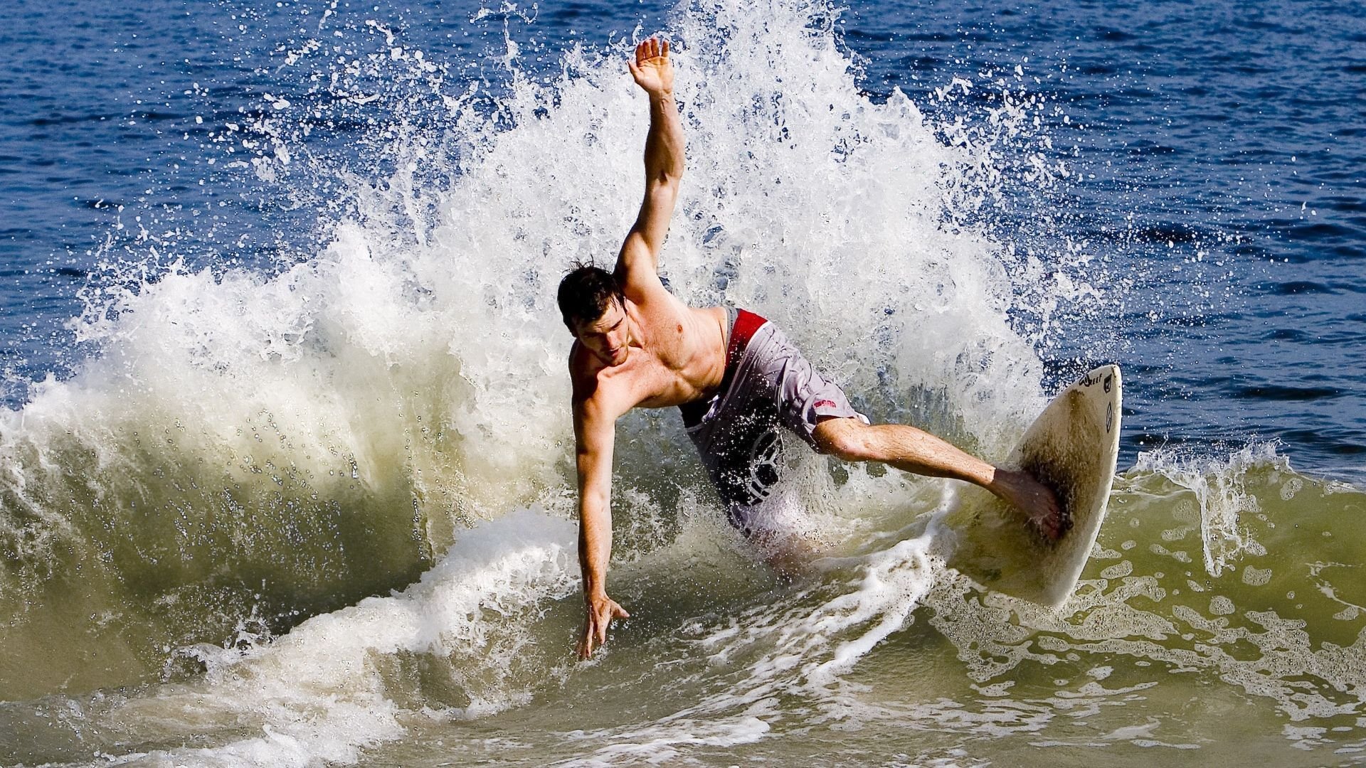 爱游戏官网-体育总局发布运动损伤预防指南，运动损伤的预防原则及常用方法