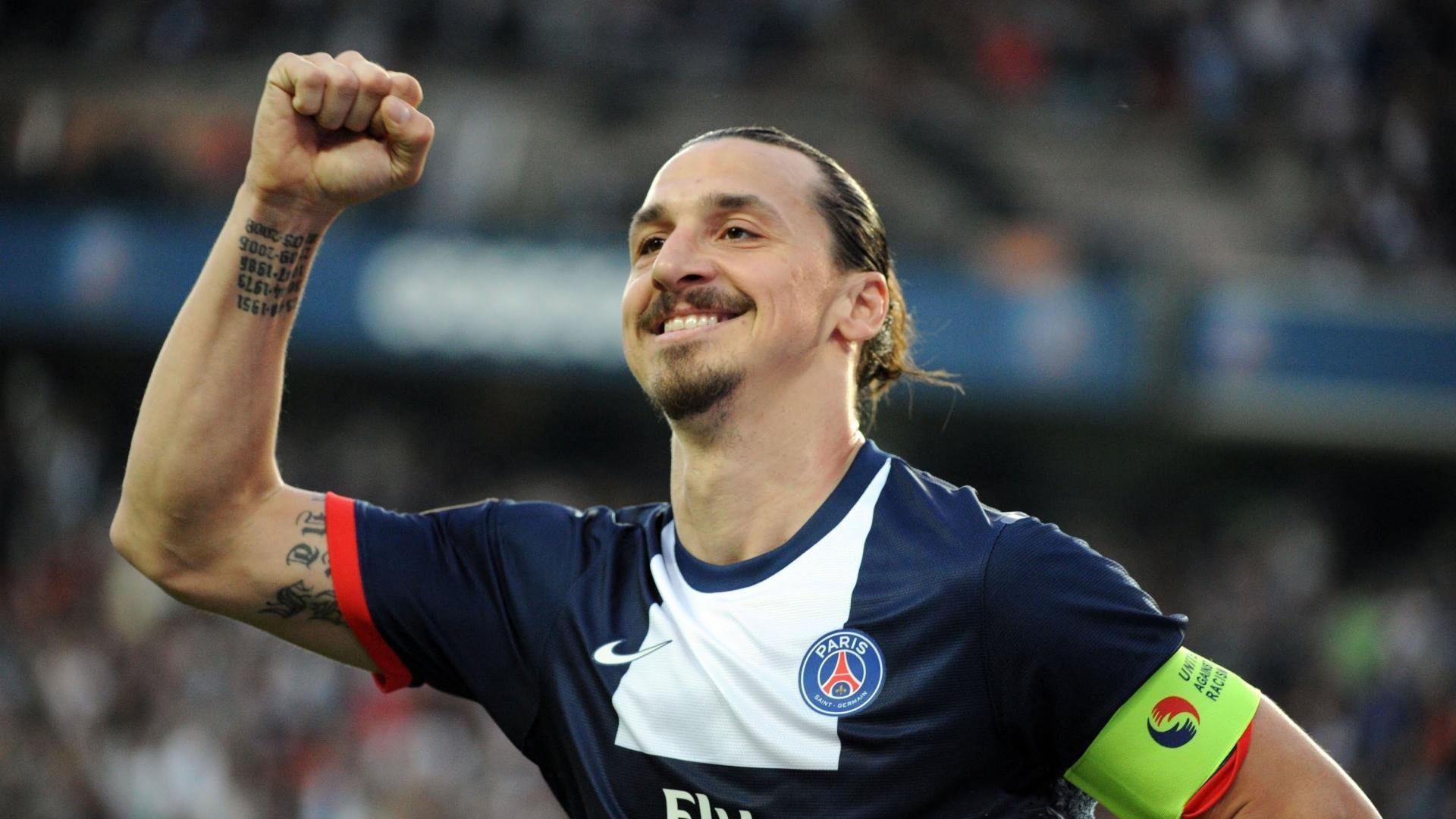 足球的社会影响：平衡竞技与娱乐的艺术，足球反映社会